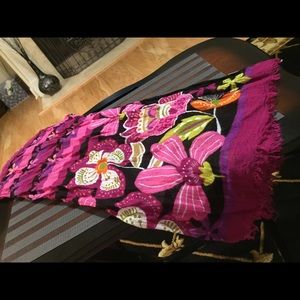 Vera Bradley scarf gently used